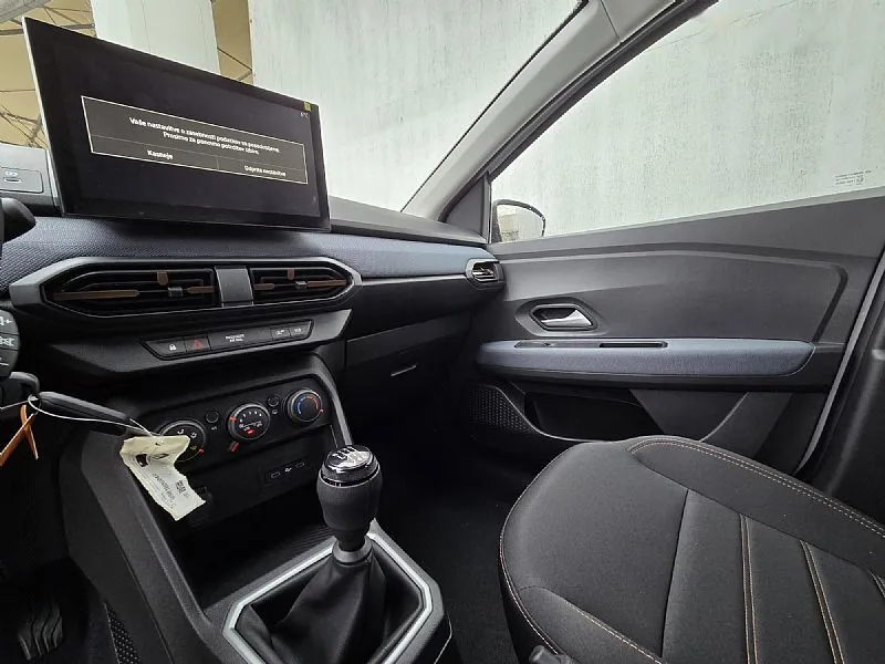 Zunanja slika - Dacia Sandero - Stepway Expression Eco-G 120+6 LET JAMSTVA - 11