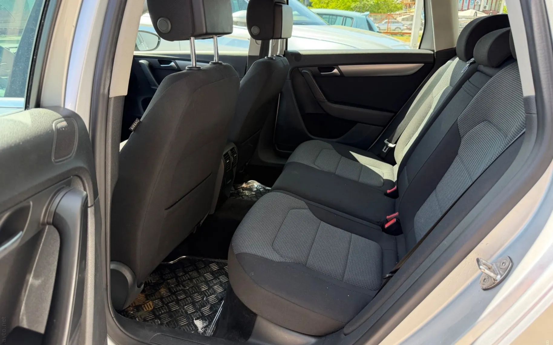 Notranja slika - Volkswagen Passat Variant - 2.0 TDI-DSG-BI-XENON-LED-PDC-F1-TEMPOMAT... - 8