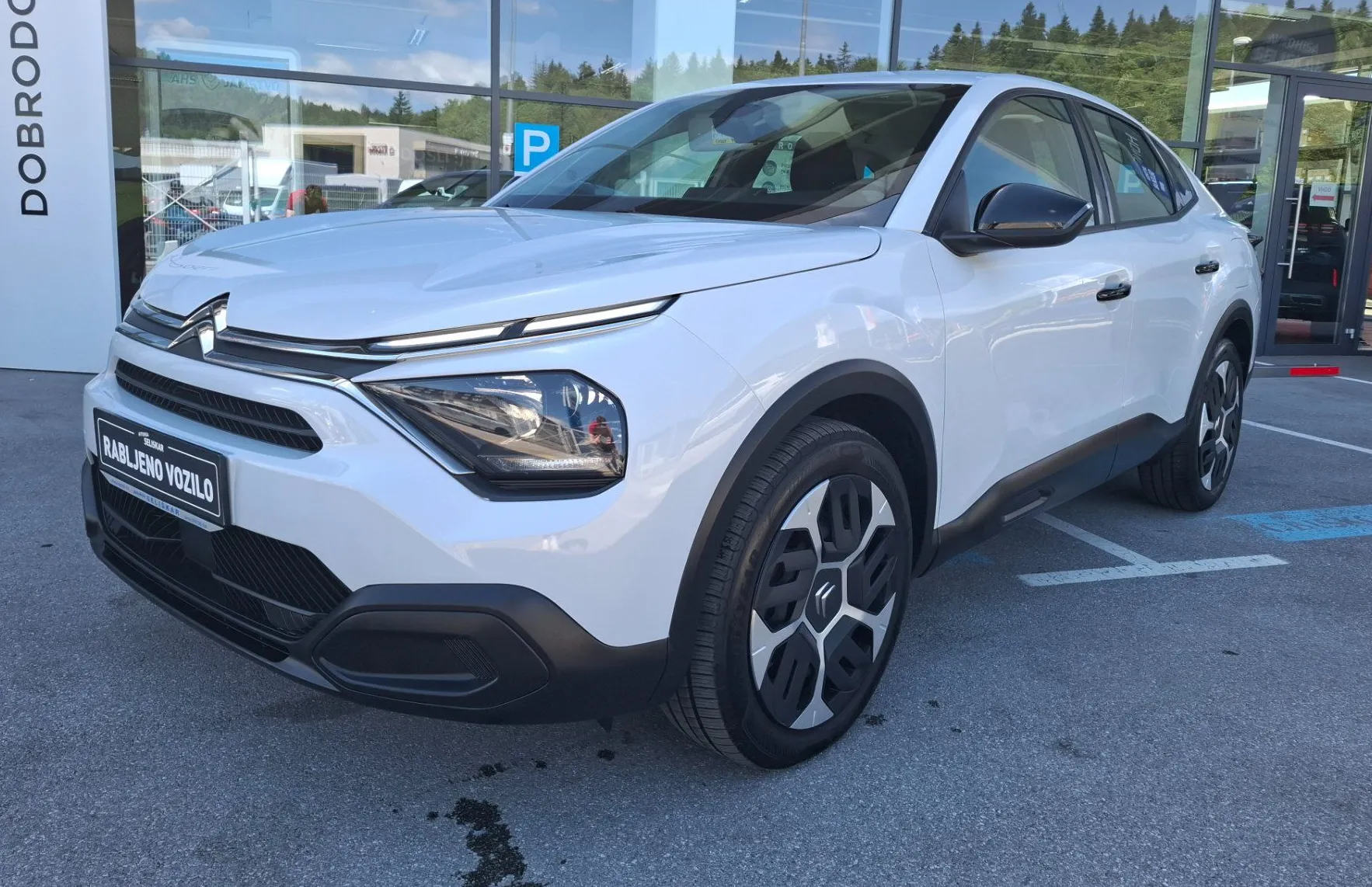Zunanja slika - Citroën C4 X - 1.2 PURETECH YOU  - KOT NOVO - SAMO 21.870KM - 1