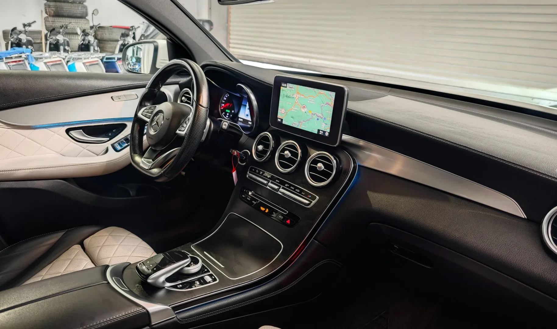 Zunanja slika - Mercedes-Benz GLC Coupe - GLC 250 d 4MATIC AMG NAVI 360KAM PANO LED TEMP - 14