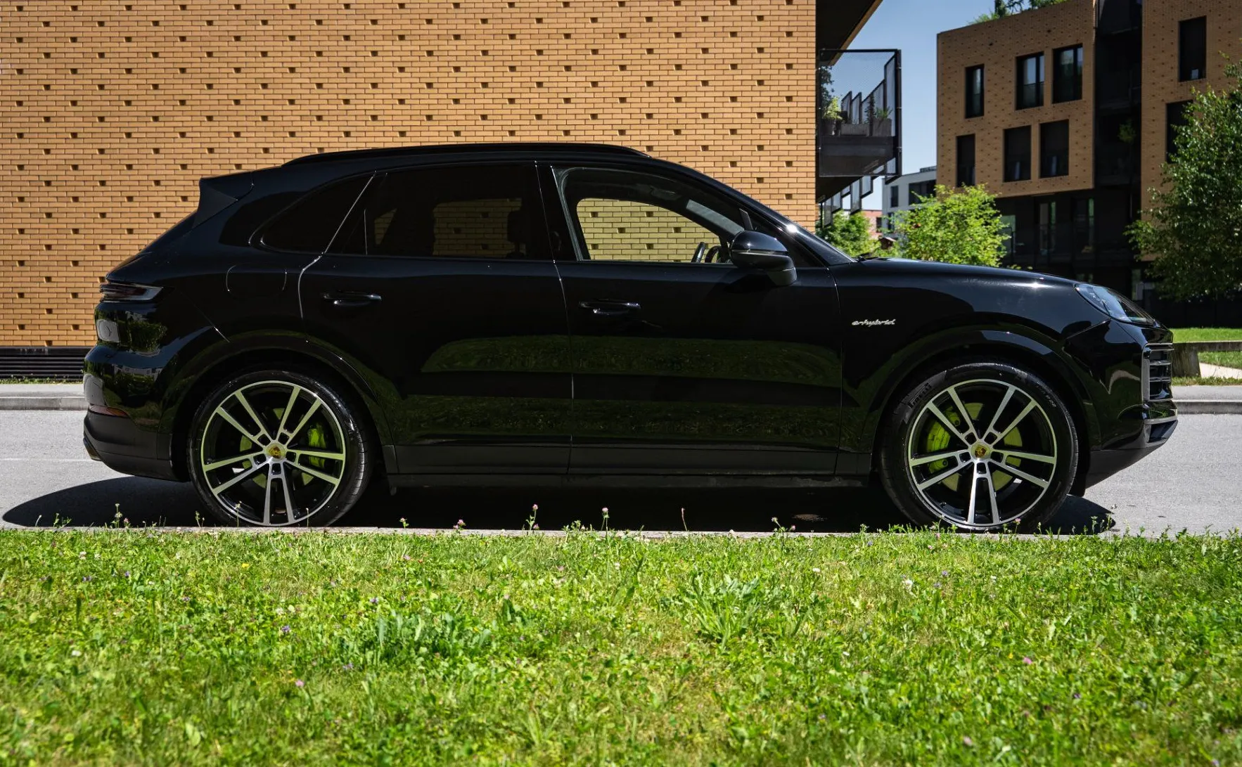 Zunanja slika - Porsche Cayenne - E-Hybrid - LED - Pano - 22 COL - Zračno vzmetenje - 4