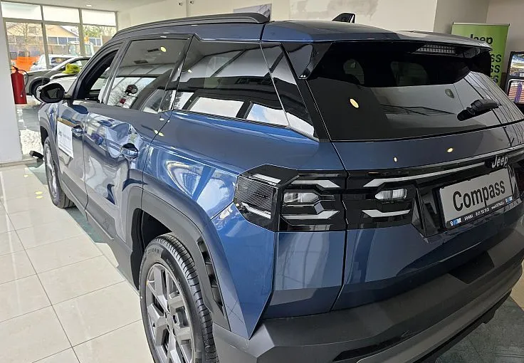 Zunanja slika - Jeep Compass - 1.2 DCT6 e-Hybrid 107kW FIRST EDITION - 4