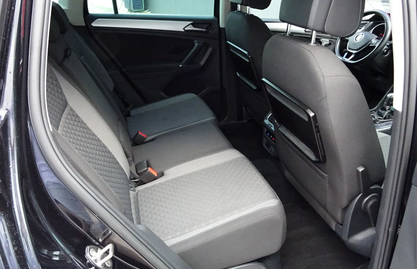 Zunanja slika - Volkswagen Tiguan - 2.0 TDI SCR BMT DSG COMFORTLINE 150KM-LEP- - 9