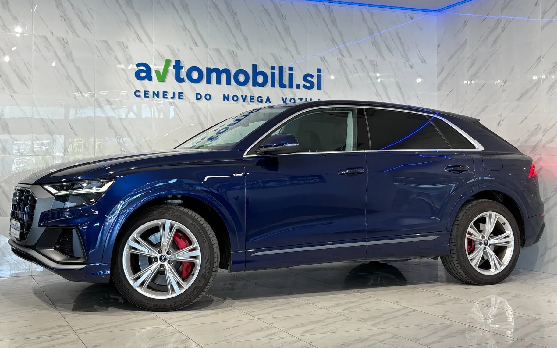 Zunanja slika - Audi Q8 - 55 TFSI e |Quattro|Led|Zračno|Kamera|AmbientL|PDC. - 2