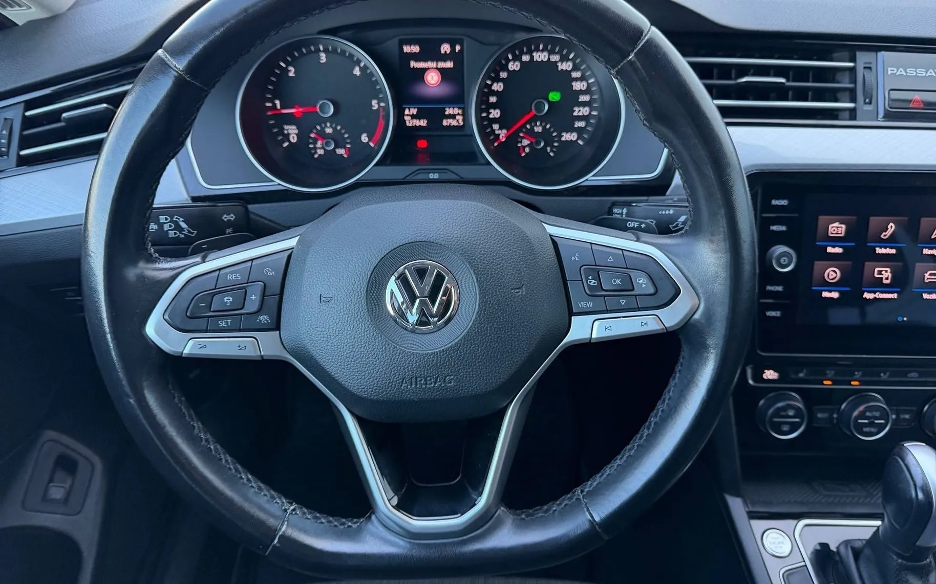 Notranja slika - Volkswagen Passat - 2.0 TDI BMT SCR Business avt.-Panorama-LED-Kamera - 8