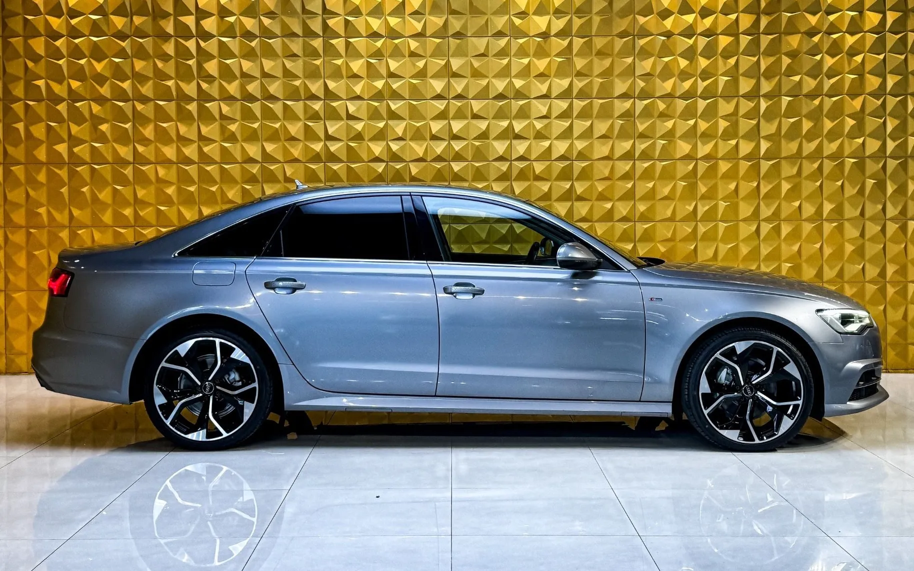 Notranja slika - Audi A6 - 2.0 TDI AUT.-GRETJE-NAVI-EL. PRTLJAZNIK - 12