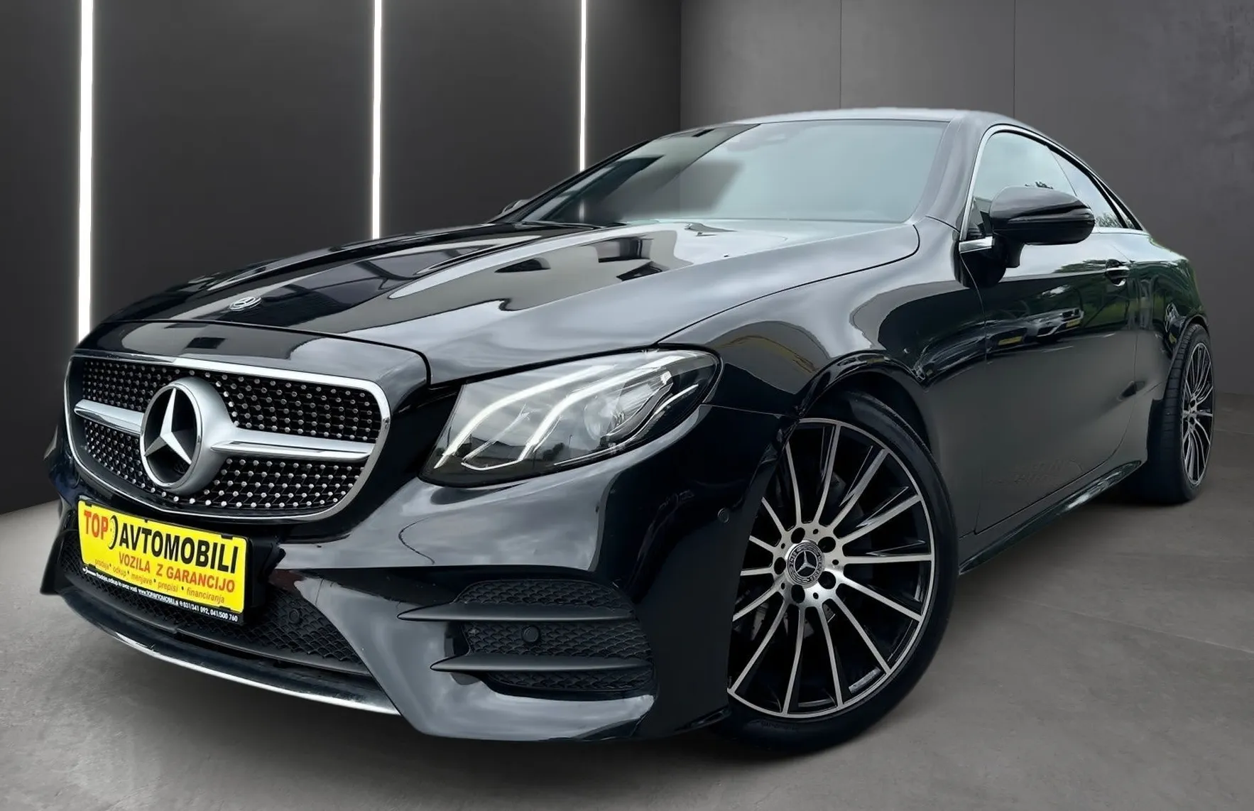 Zunanja slika - Mercedes-Benz E-Razred - E 220d AMG LINE FULL LED TEMP LANE ASSIST NAVI P.. - 1