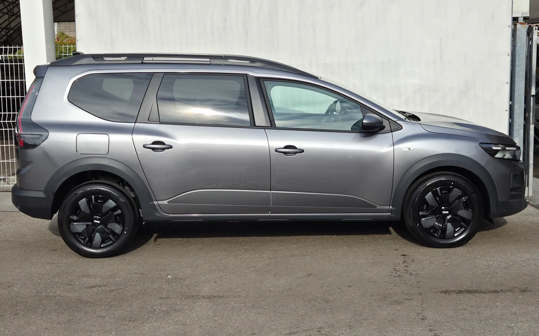 Zunanja slika - Dacia Jogger - Expression 110 + Paket Varnost + My Revision - 5