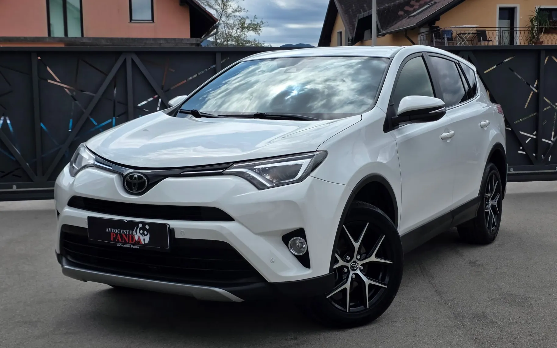 Zunanja slika - Toyota RAV4 - 2,0 D-4D Active - 1