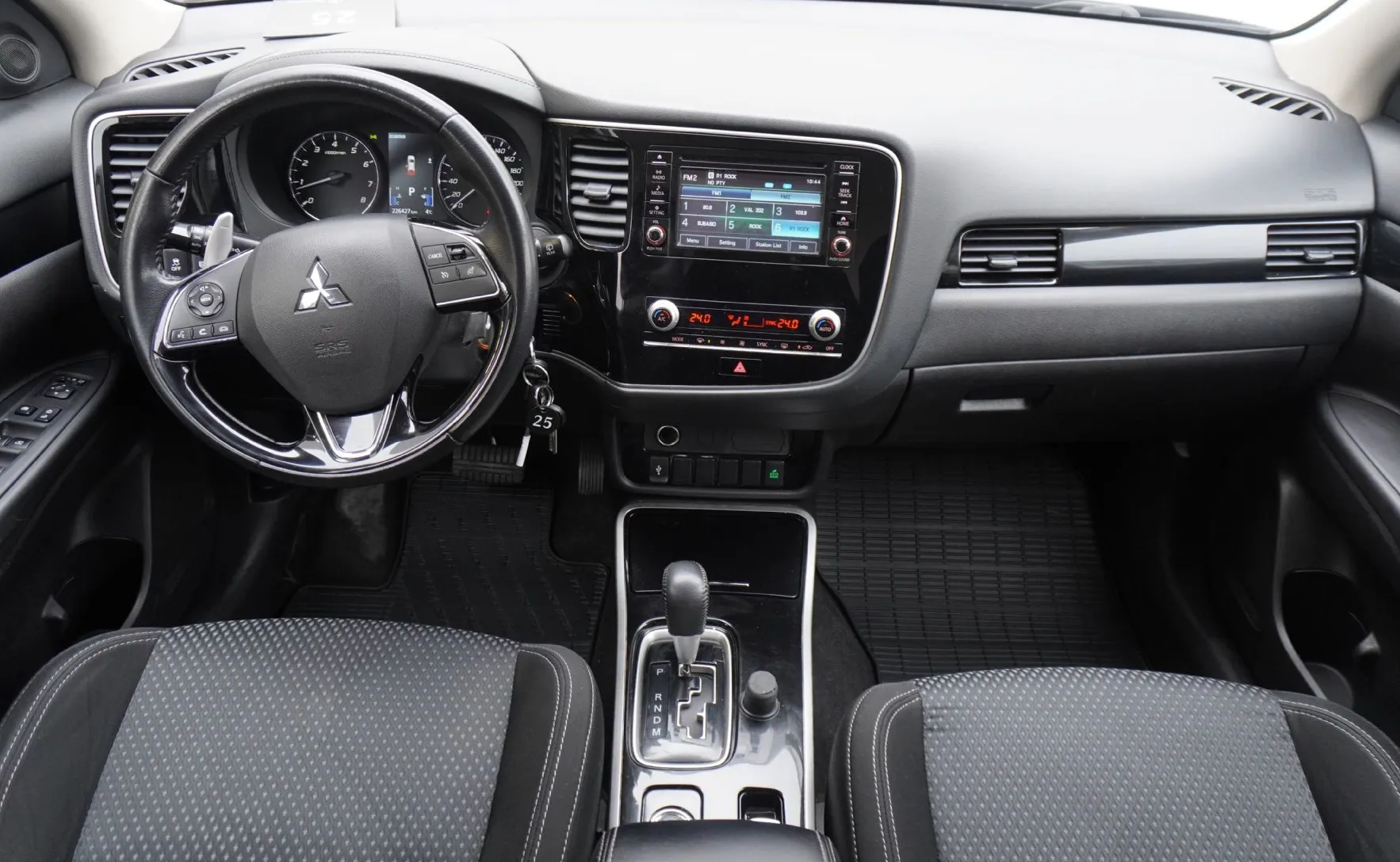 Zunanja slika - Mitsubishi Outlander - 2.0 MIVEC 4WD Intense CVT - 7