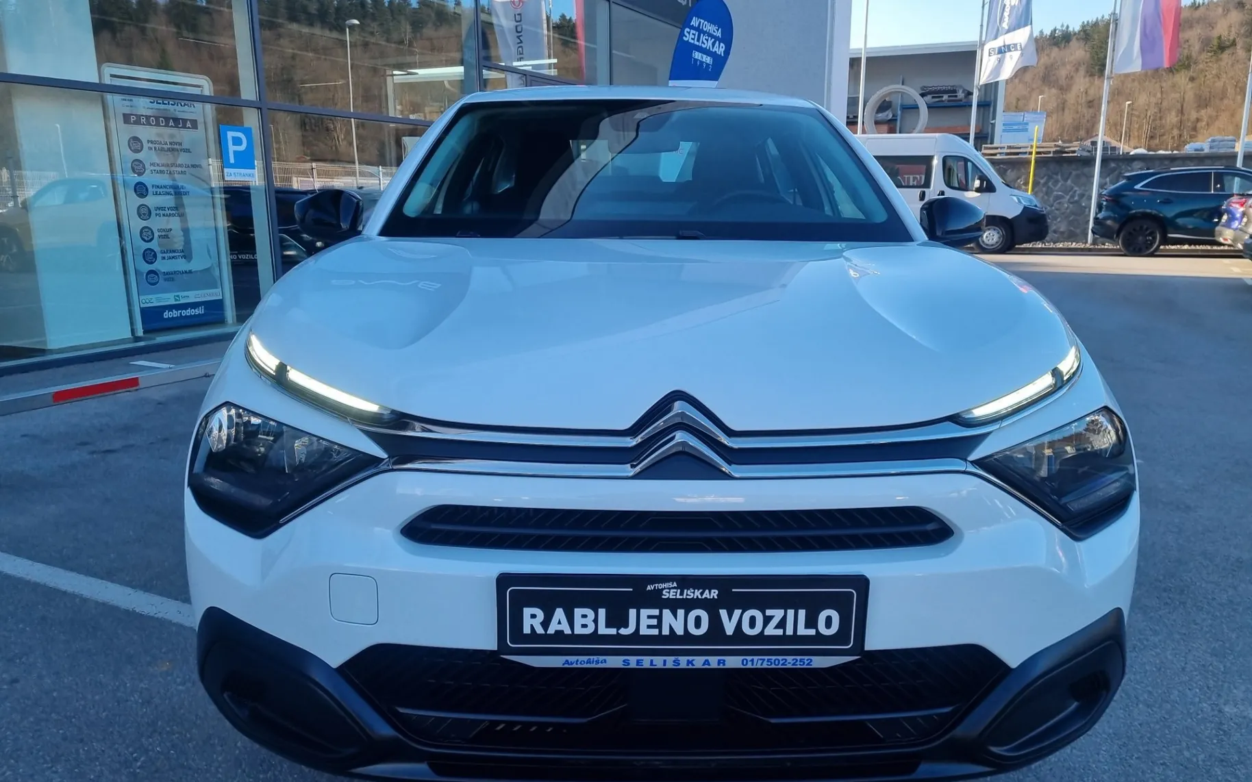 Zunanja slika - Citroën C4 - 1.2 PURETECH - KOT NOV - SAMO 26.488KM - 2