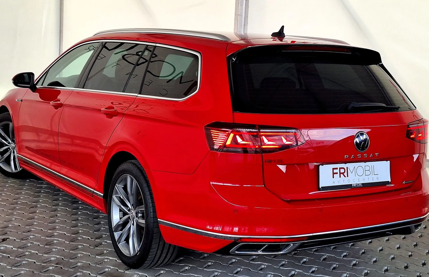 Zunanja slika - Volkswagen Passat - Variant 2.0 TDI 4Motion R-Line Avt•IQ LED•VIRTUAL•WEBASTO• - 4