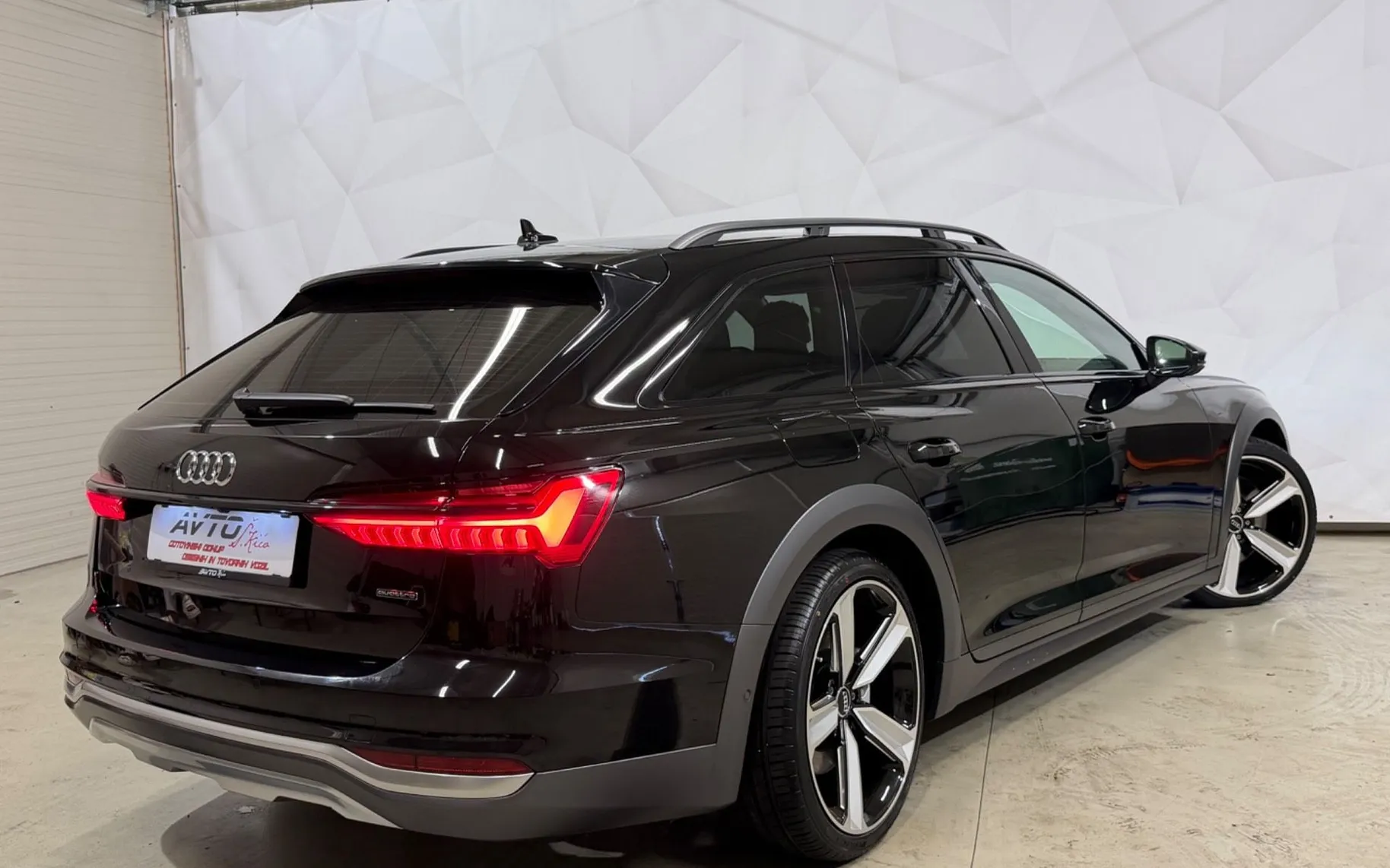 Zunanja slika - Audi A6 Allroad - 55 TFSI-Q-MATRIX-VIRTUAL-360KAM-HEAD UP-HLAJENJE S - 4