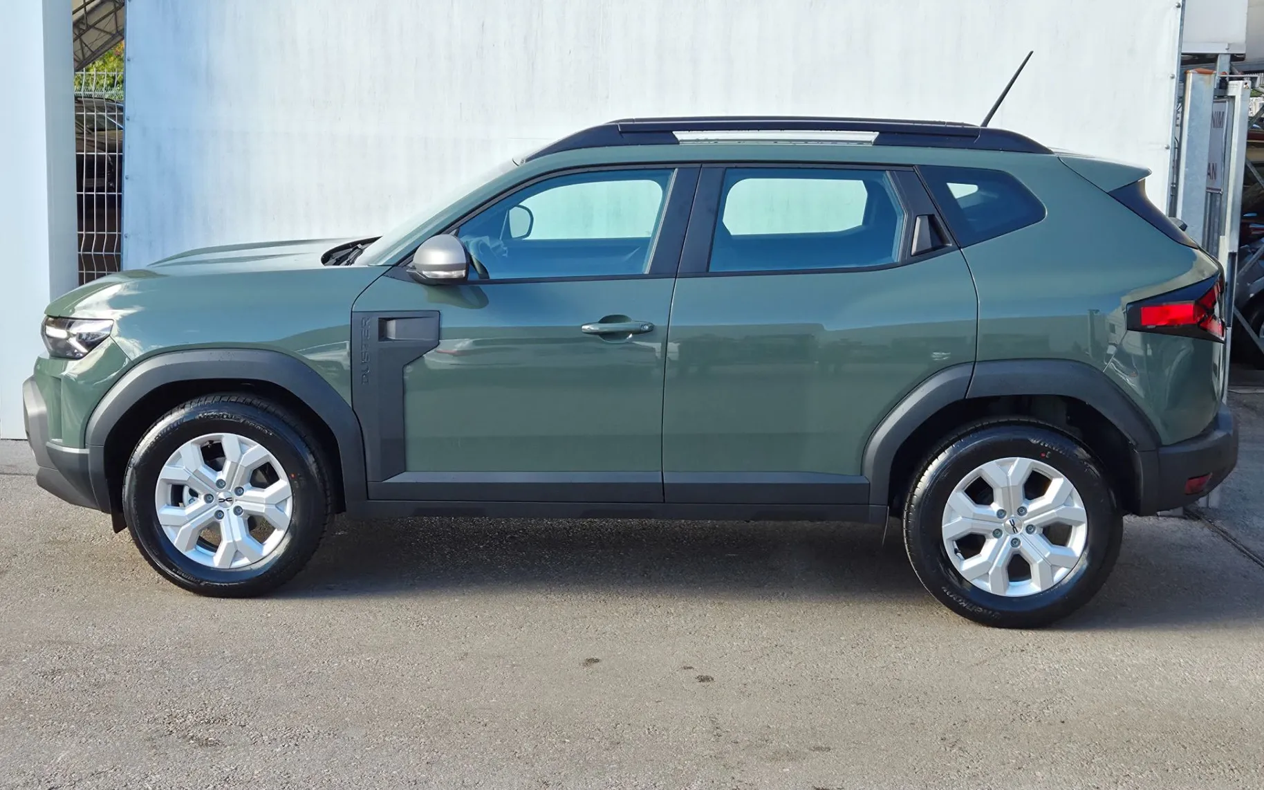 Zunanja slika - Dacia Duster - Expression Eco-G 120+Paket Zima+Vinjeta - 8