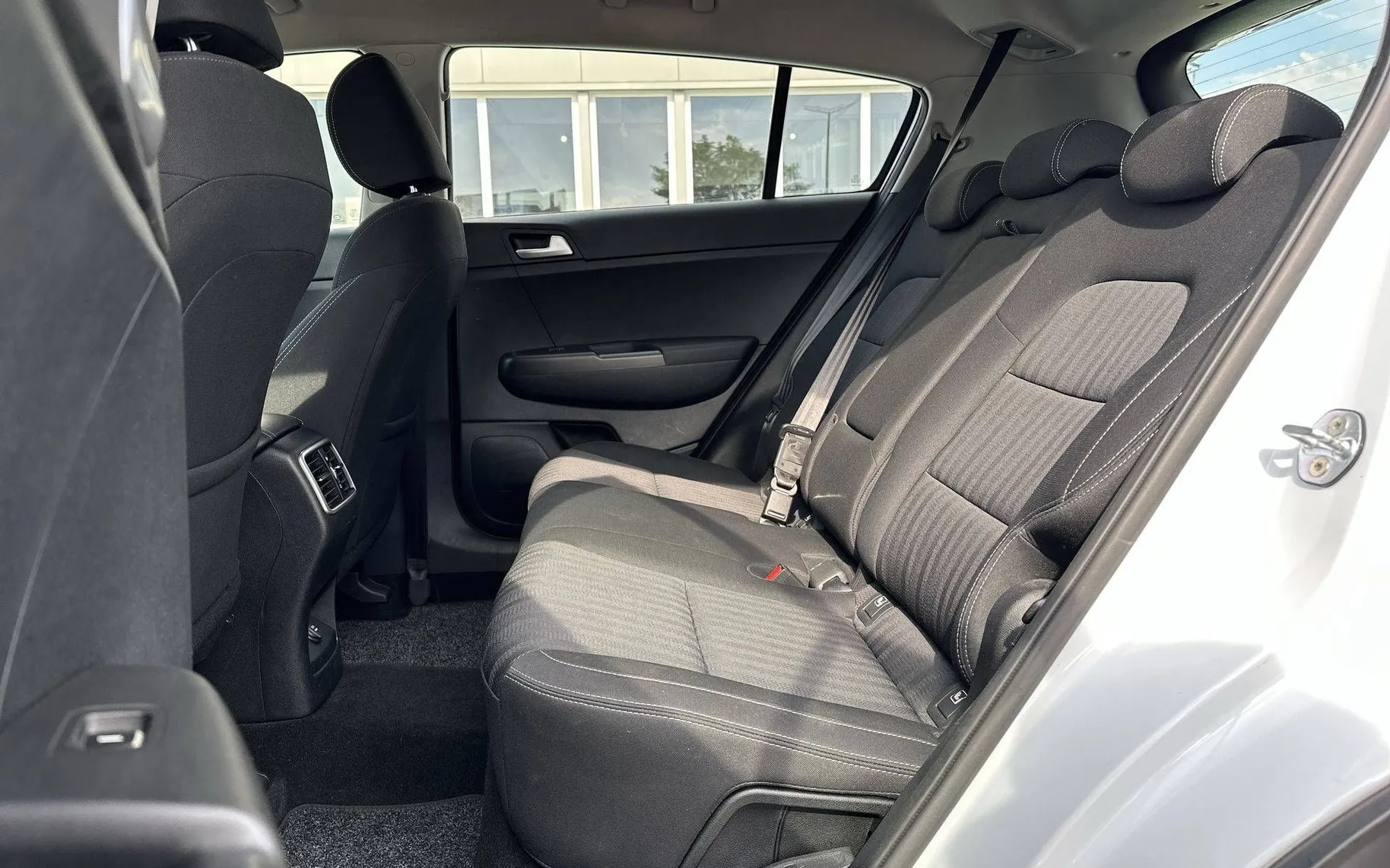 Notranja slika - KIA Sportage - 1.6 GDI LX Active ISG - 11