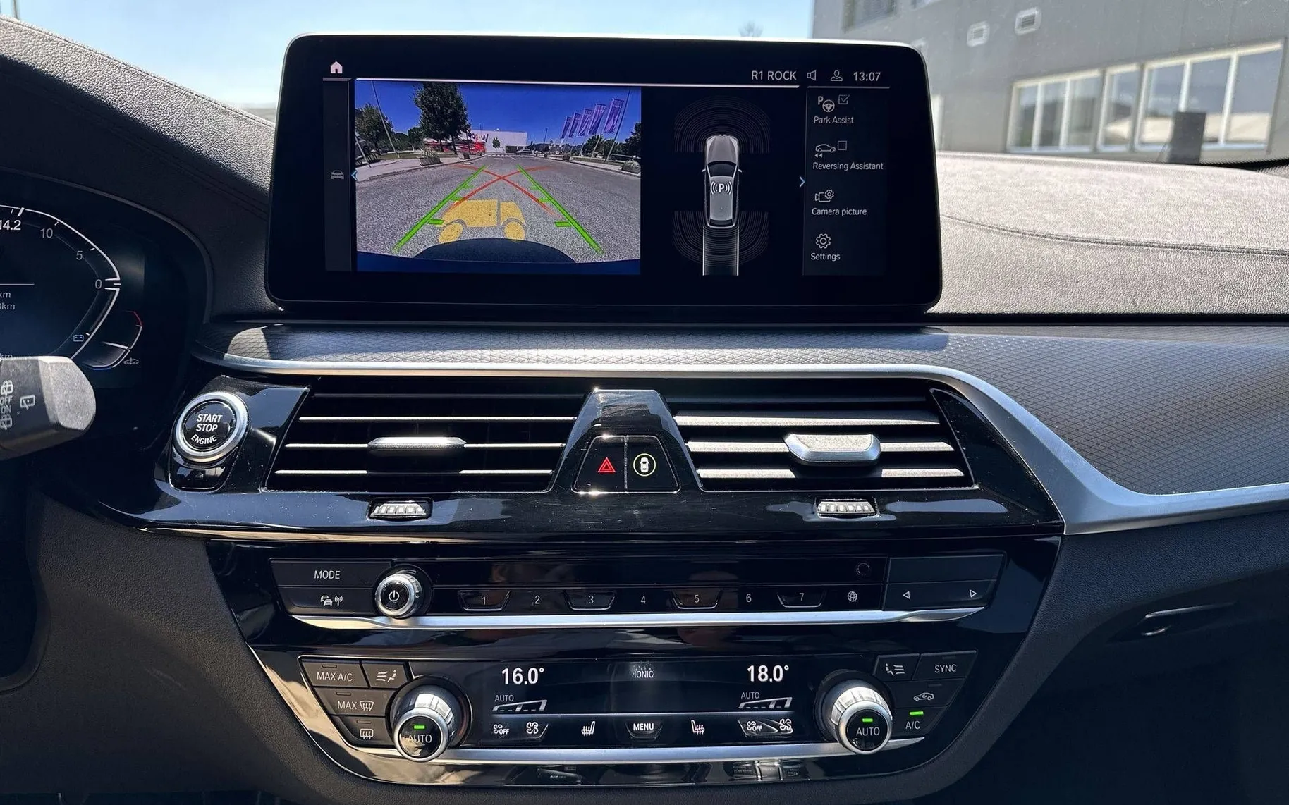 Notranja slika - BMW serija 5: - 540i Avt. xDrive Mild Hybrid - 17