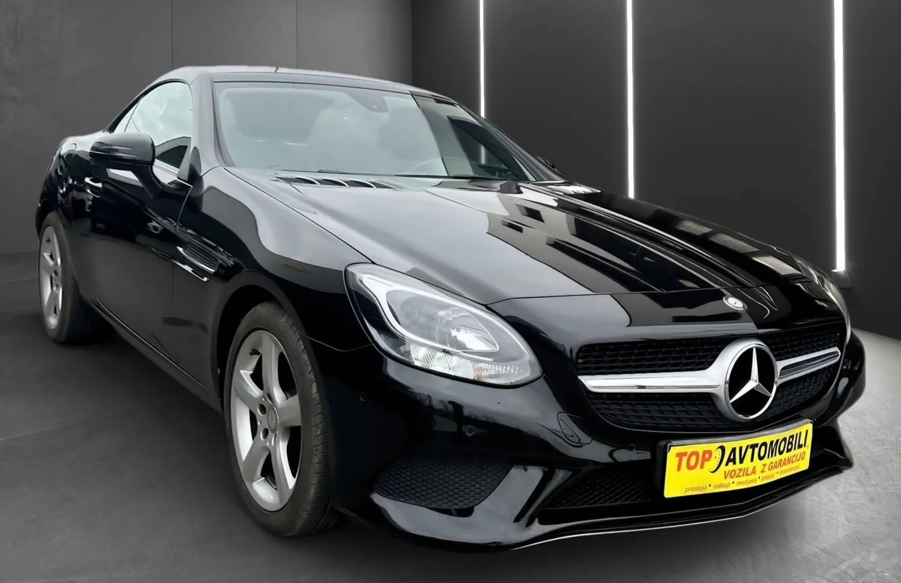 Zunanja slika - Mercedes-Benz SLC-Razred - 200 AUT. AMG-LINE LED NAVI TEMP PDC HARD-TOP HI-.. - 11
