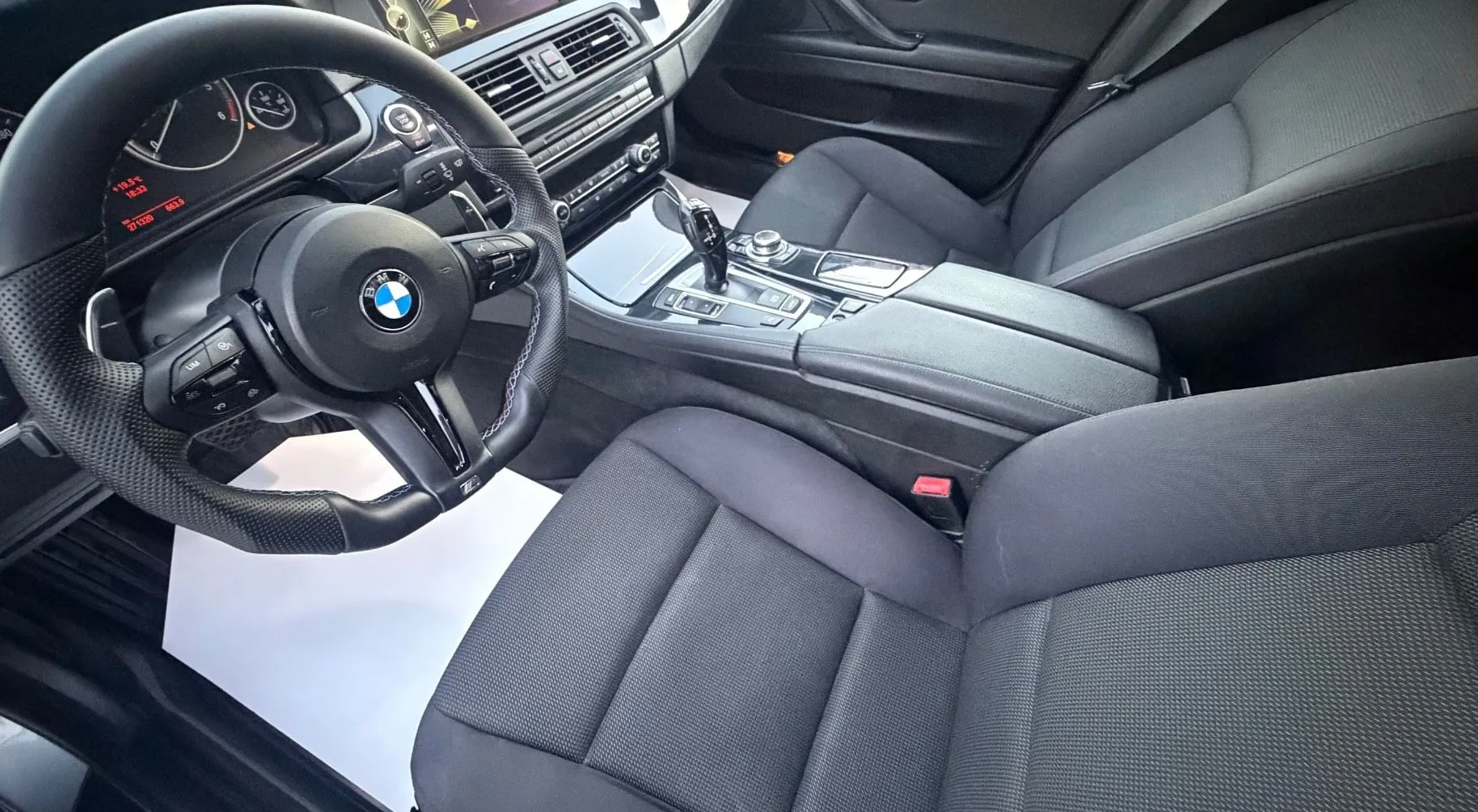 Notranja slika - BMW serija 5: - 525d - 8