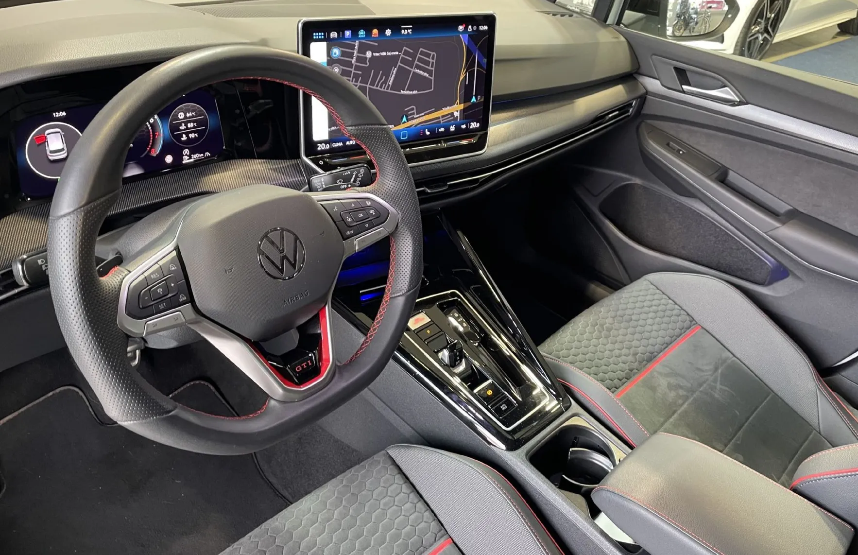 Zunanja slika - VW Golf - GTI-HEADUP-PANO-NAVI-GRETJE-LED-LANE-HARMAN KARDON - 8