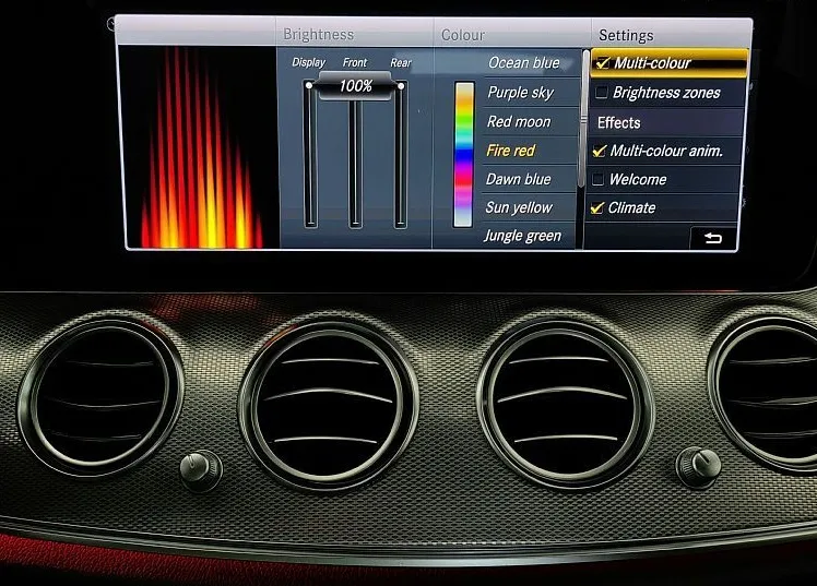 Zunanja slika - Mercedes-Benz E-Razred - LIMO-300-de-2X-AMG-LINE-WIDESCREN-360-KAM-LED-ACC- - 15