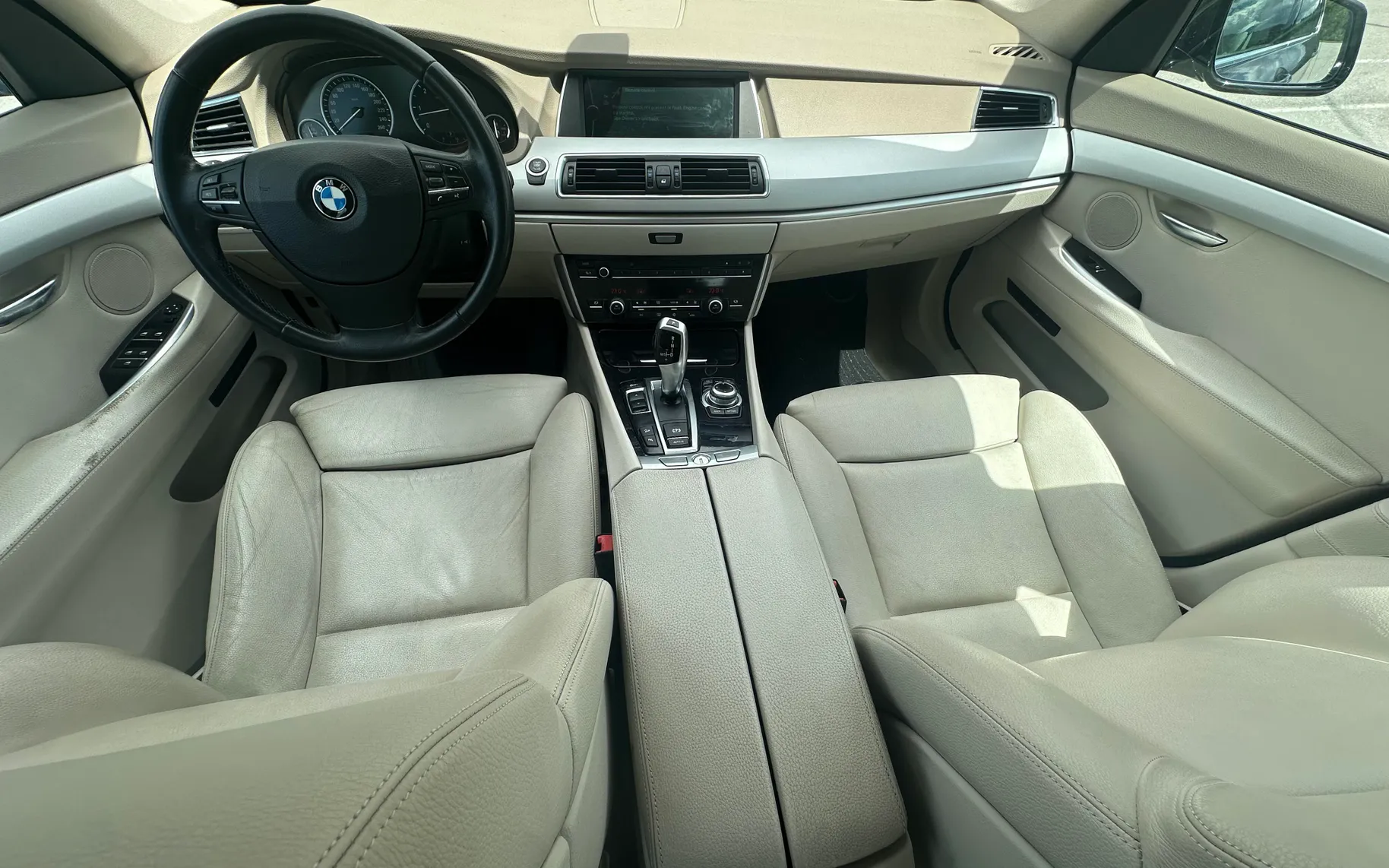 Notranja slika - BMW Serija 5 - 530d xDrive Gran Turismo Avt. - 9