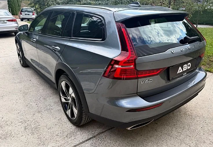 Zunanja slika - Volvo V60 Cross Country - B4D AWD AUT 1.LASTNIK LED VIRUTAL NAVI PDC - 6