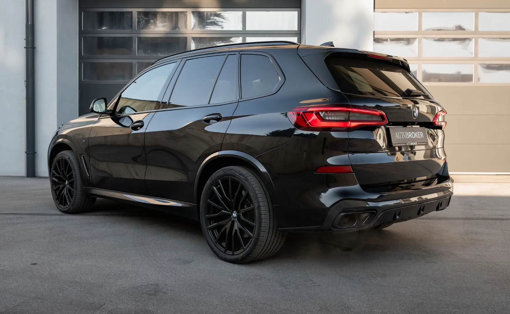 Zunanja slika - BMW X5 - serija : M50i Adaptivno M podvozje HarmanK Night vision - 7
