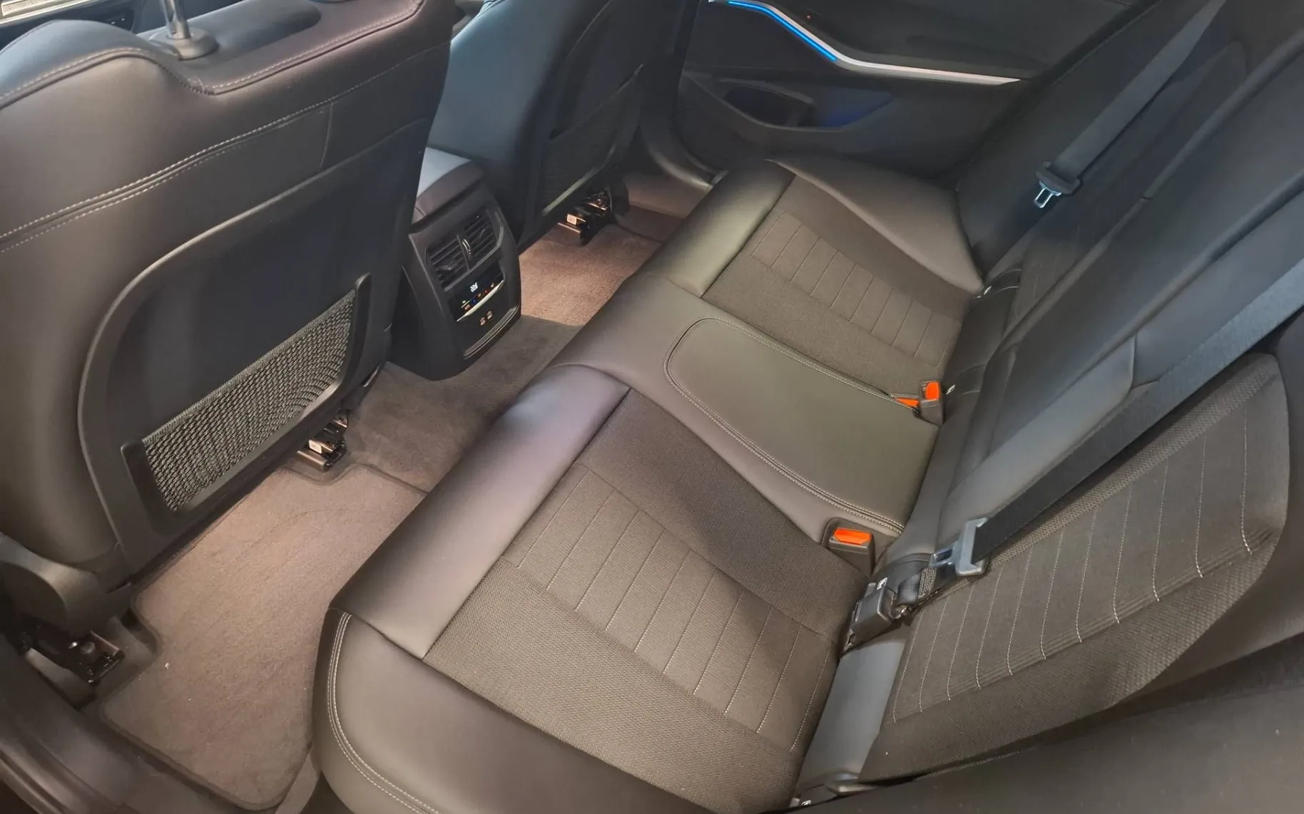 Notranja slika - BMW serija 3: - 318d AVT.-1LAST.-SLO-VIRTUAL-AMBIENT-FUL LED-NAVI- - 12
