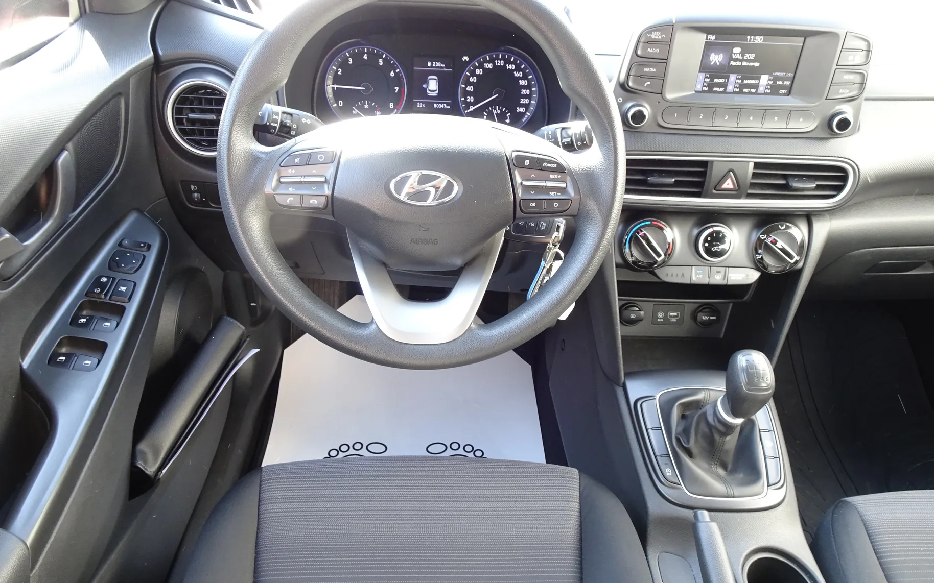 Notranja slika - Hyundai Kona - 1,0 T-GDI 120 Trend - 10