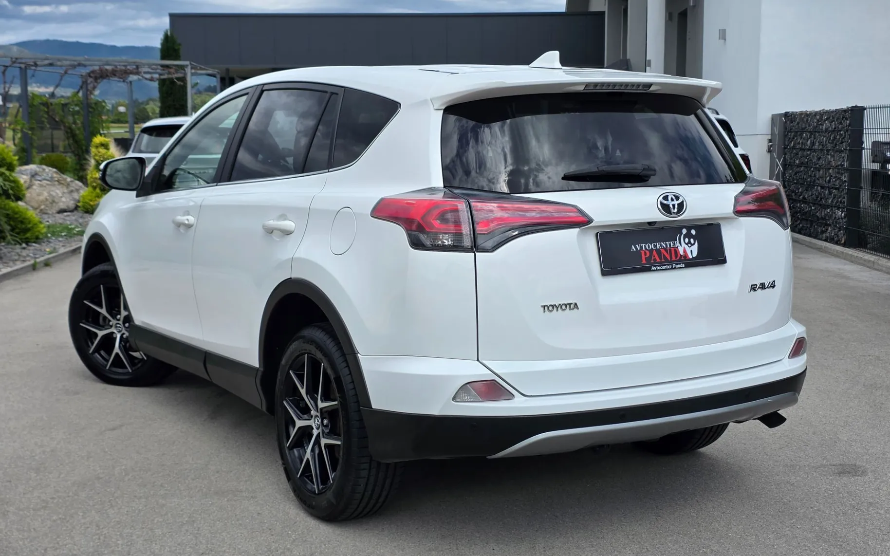 Zunanja slika - Toyota RAV4 - 2,0 D-4D Active - 3