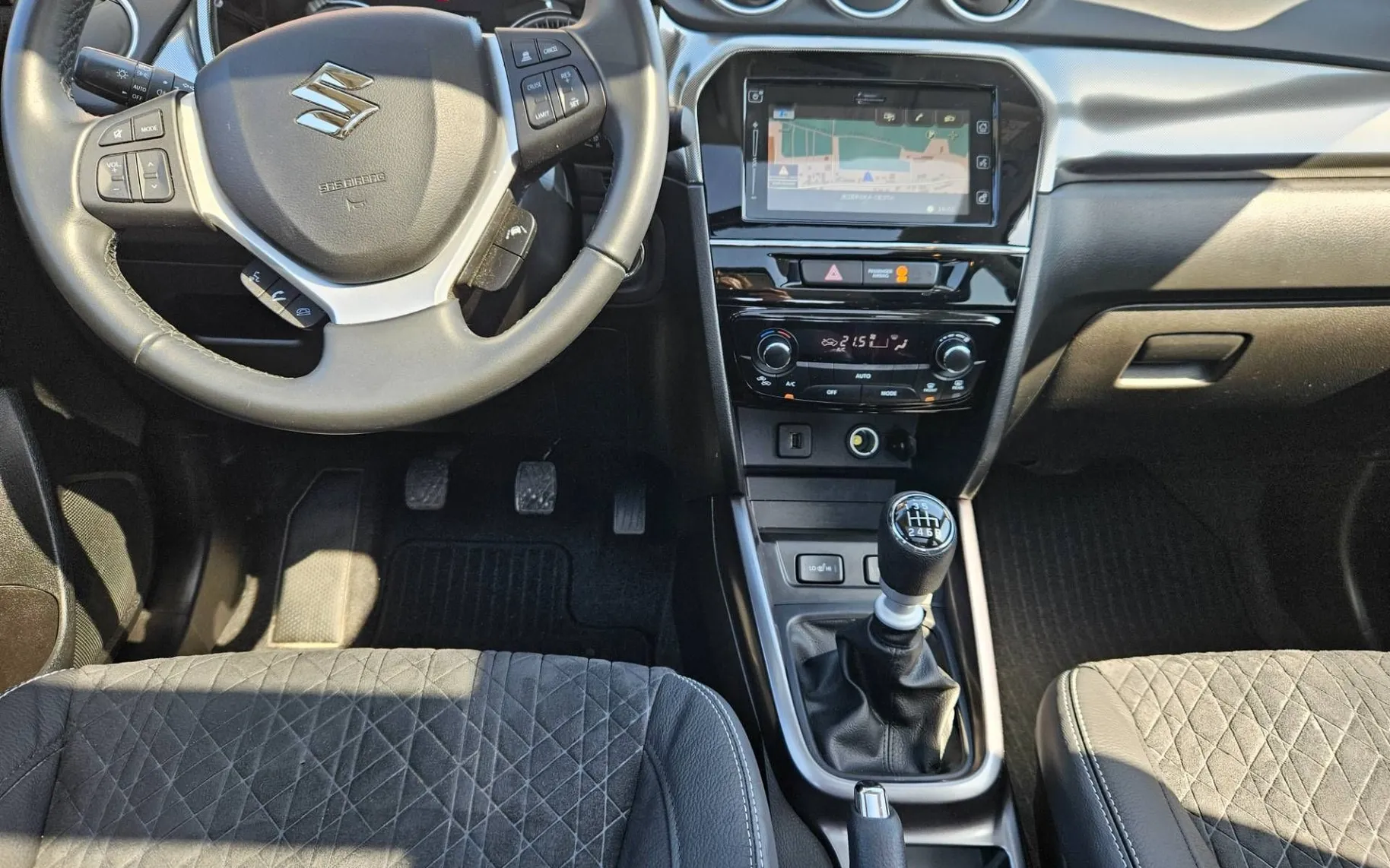 Notranja slika - Suzuki Vitara - 1.4 Boosterjet Hibrid Elegance Top PANORAMA 1.LAS - 9