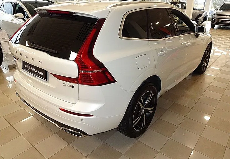 Zunanja slika - Volvo XC60 - 2.0 D4 R Design AWD -VIRTUAL -KAMERA -NAVI - 4