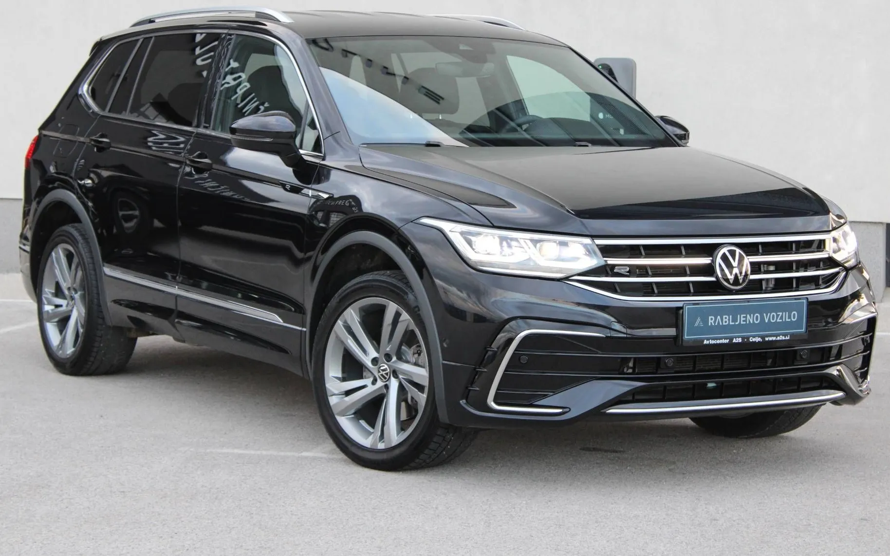 Zunanja slika - VW Tiguan Allspace - 2.0 TDI 4MOTION R-LINE 7SED SIDE AST ACC KAM AMB. - 3