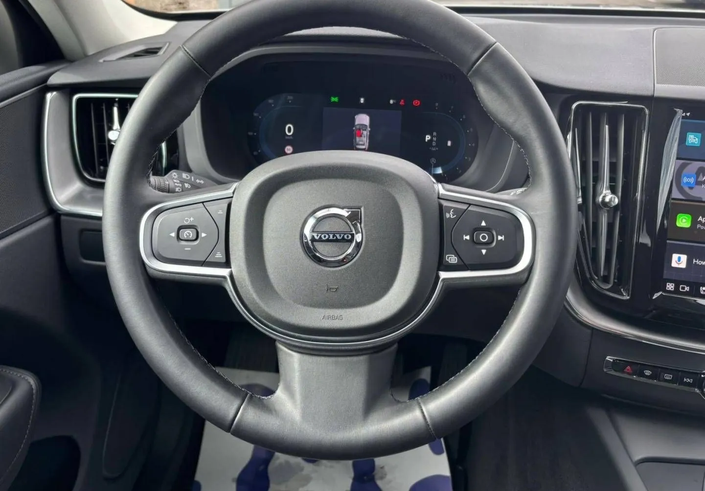 Notranja slika - Volvo XC60 - VOLVO  B5P AWD Core KAMERA-ACC-KEYLESS - 11