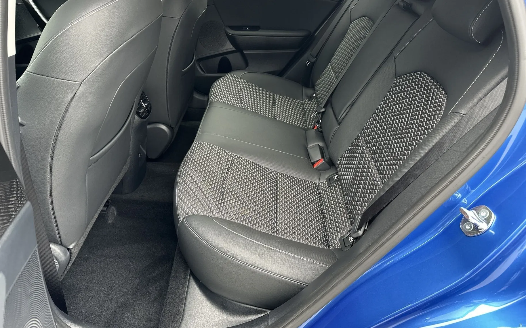 Notranja slika - KIA XCeed - 1.0 T-GDi EX Way ISG. MT - 12