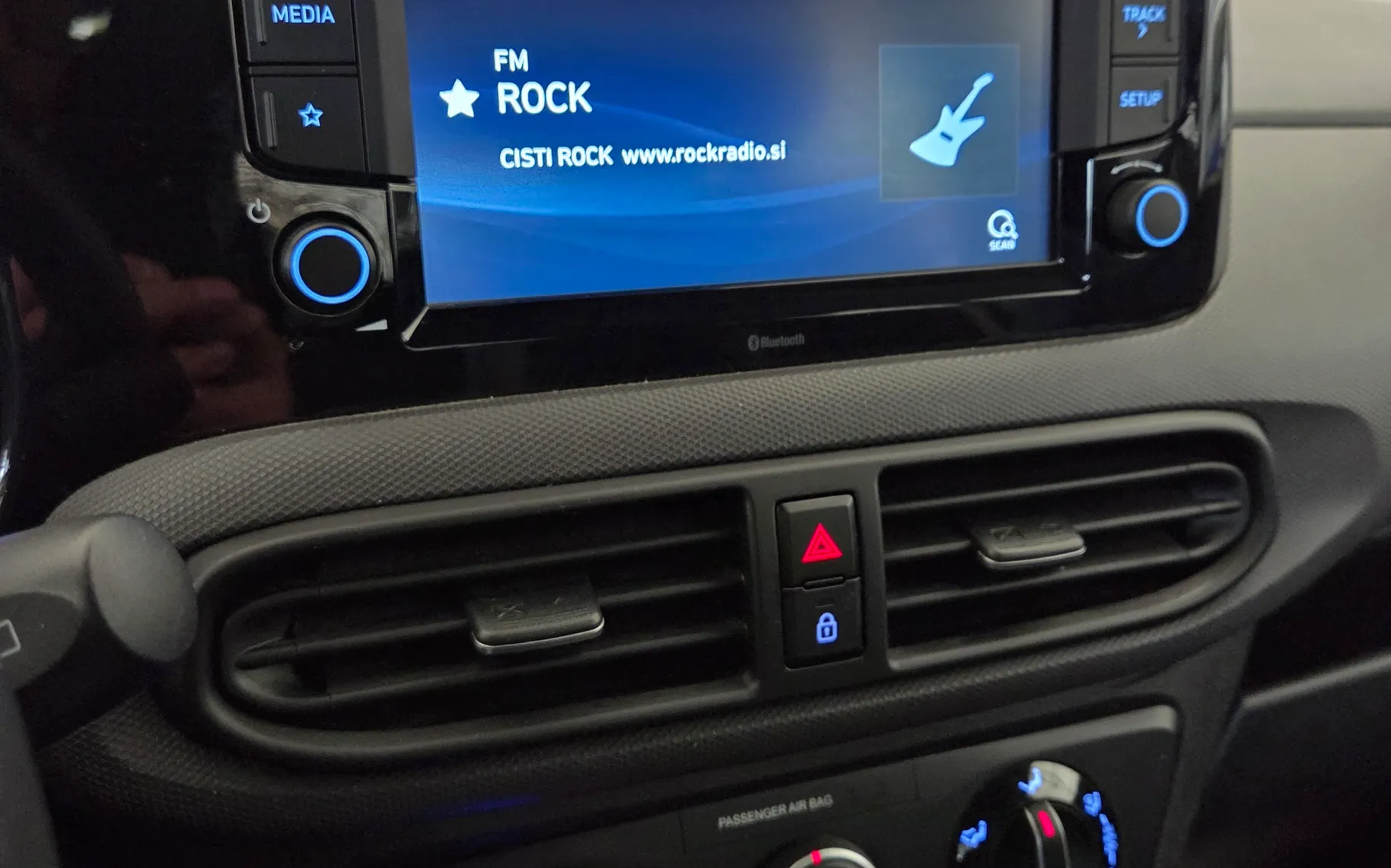 Zunanja slika - Hyundai i10 - 1.0 Style KLIMA-1.LASTNIK-TOUCH SCREEN-LANE ASSIST - 18