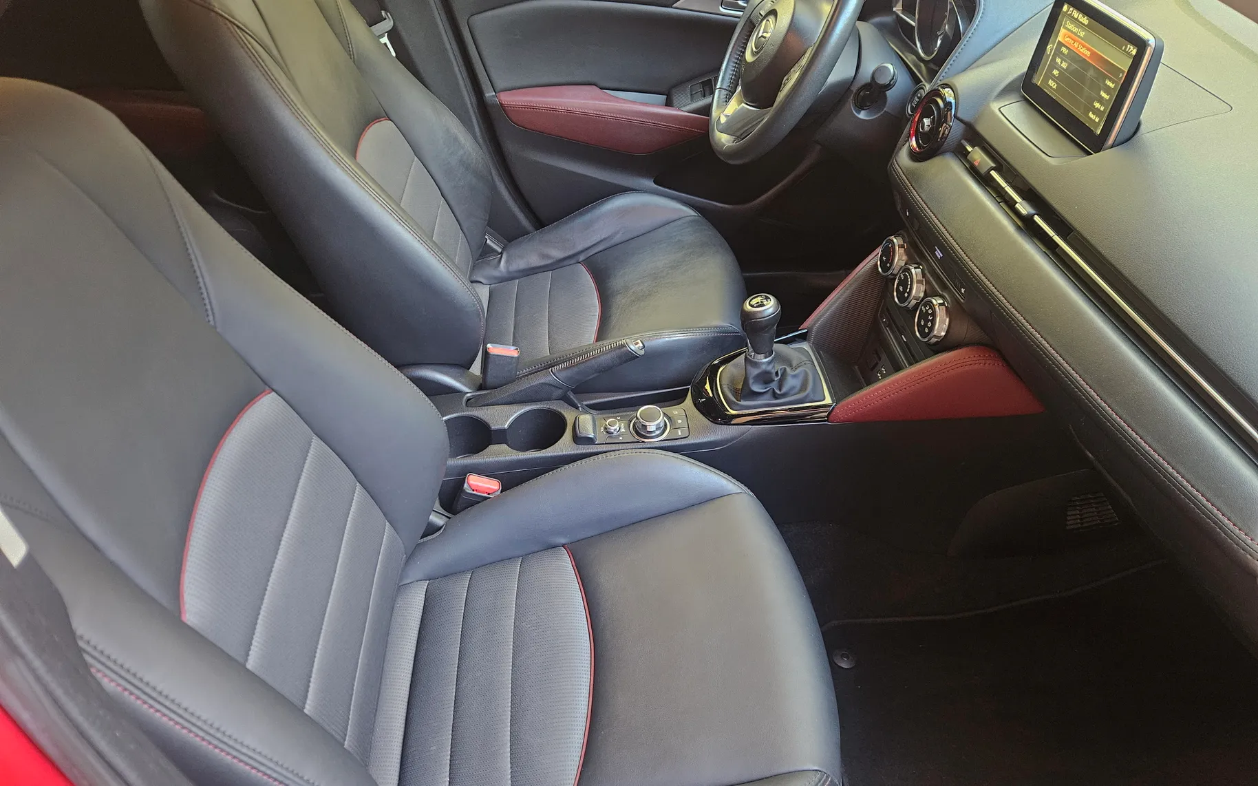 Notranja slika - Mazda CX-3 - G120 Attraction - 13