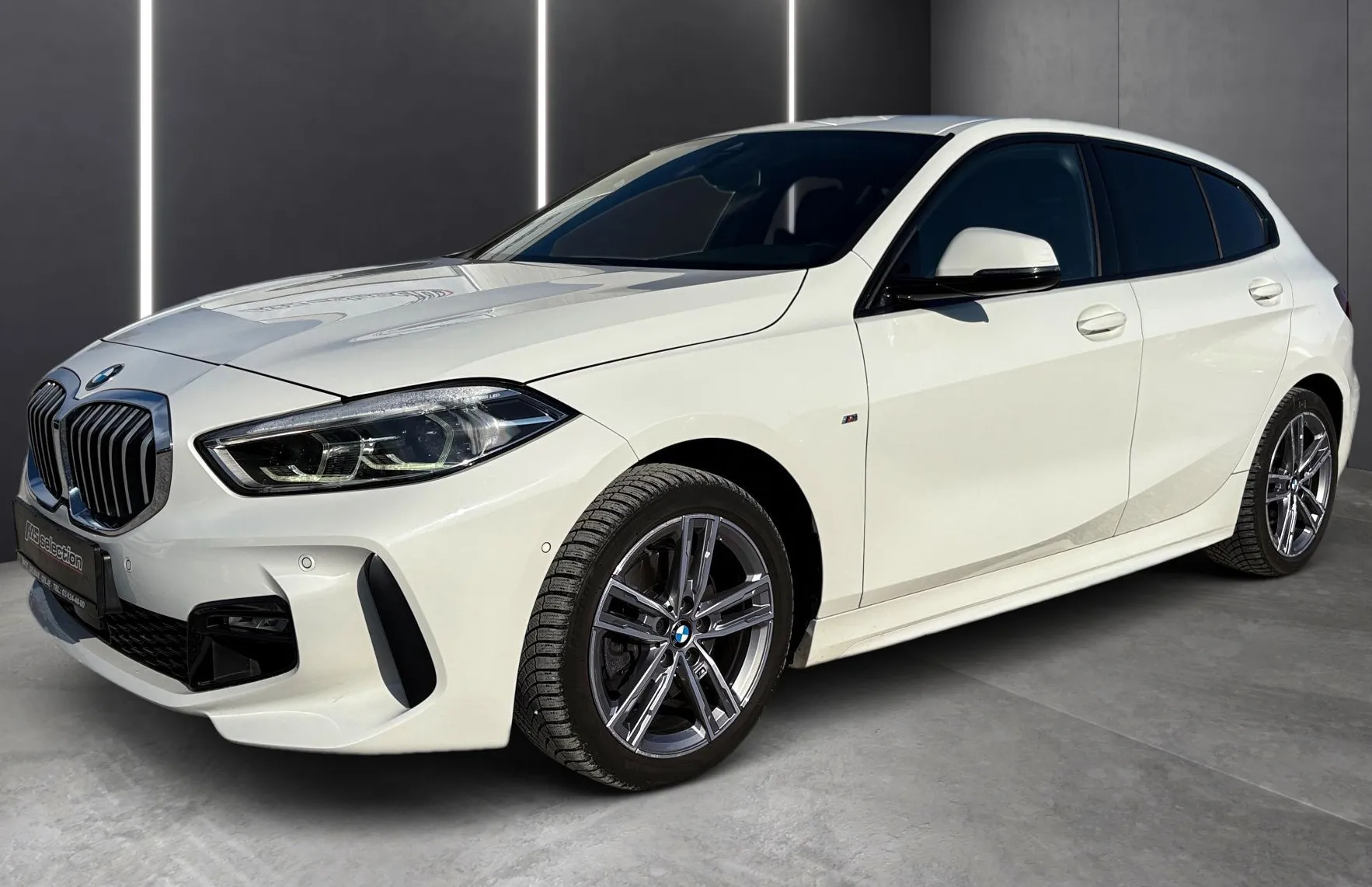 Zunanja slika - BMW Serija 1 - : 118i M Sport Aut.-SLO-LED-Kamera PDC-Navi-Carplay - 1
