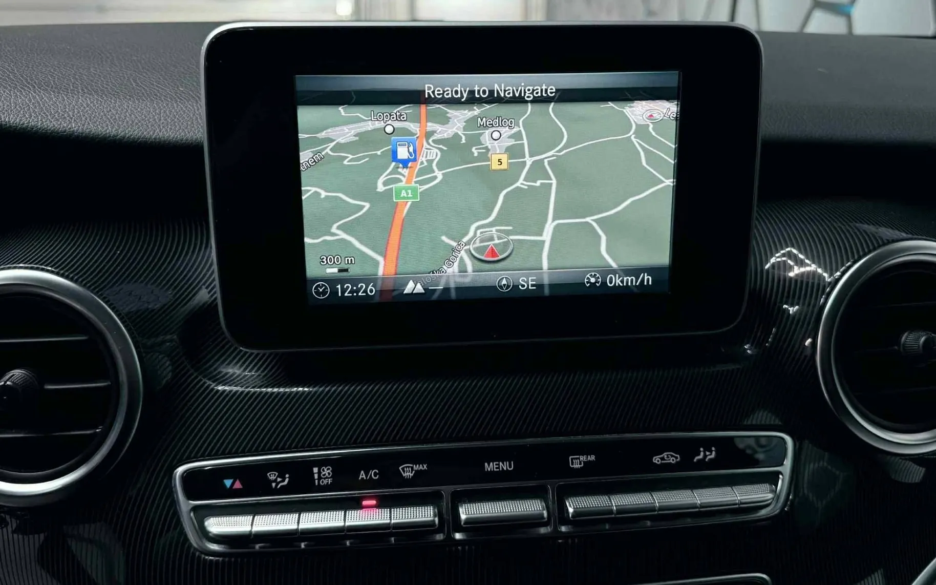 Notranja slika - Mercedes-Benz V-Razred - V 250D•KRATKI•LED•LANE ASSIST•MRTVI KOTI•KAMERA• - 12