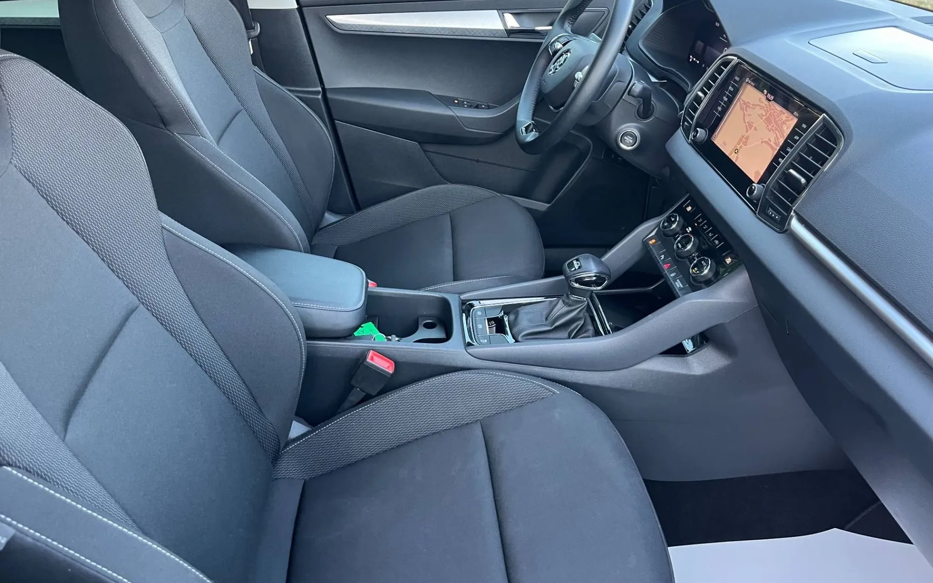 Notranja slika - Škoda Karoq - 2.0 TDI  DSG-1 LASTNIK-LED-NAVI-KAM-ODLIČNA... - 10