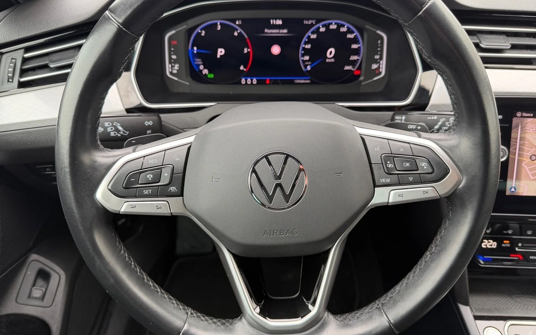 Notranja slika - Volkswagen Passat Variant - 2.0 TDI BMT SCR Business DSG-Vlečna kljuka-Kamera - 8
