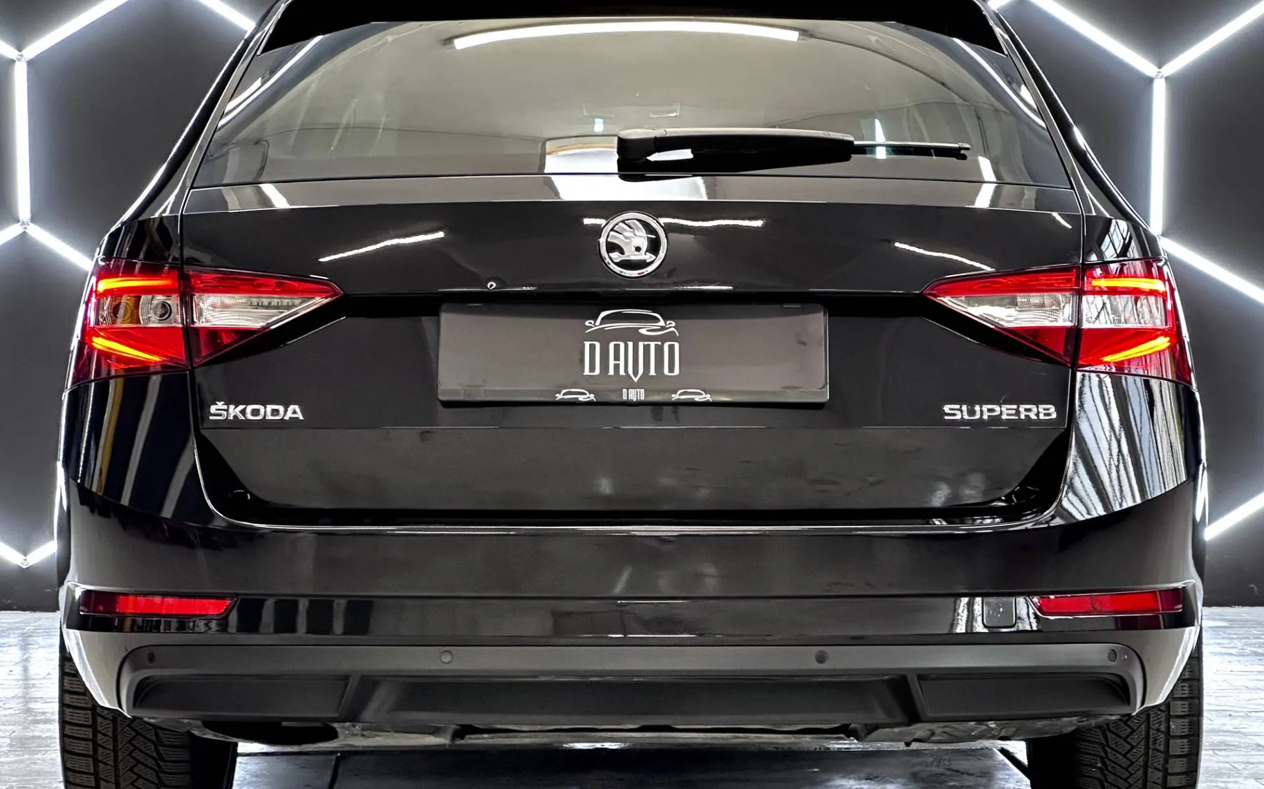 Notranja slika - Škoda Superb - 2.0 TDI 110 kW VIRTUAL-DSG-KLJUKA-MEMORY-NOVE GU.. - 7