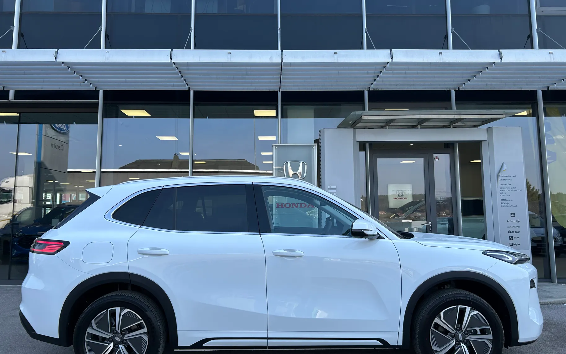 Zunanja slika - Geely StarRay - | MAX | LED DIGITAL ACC NAVI I TOP IAKCIJA 7.000 € - 4