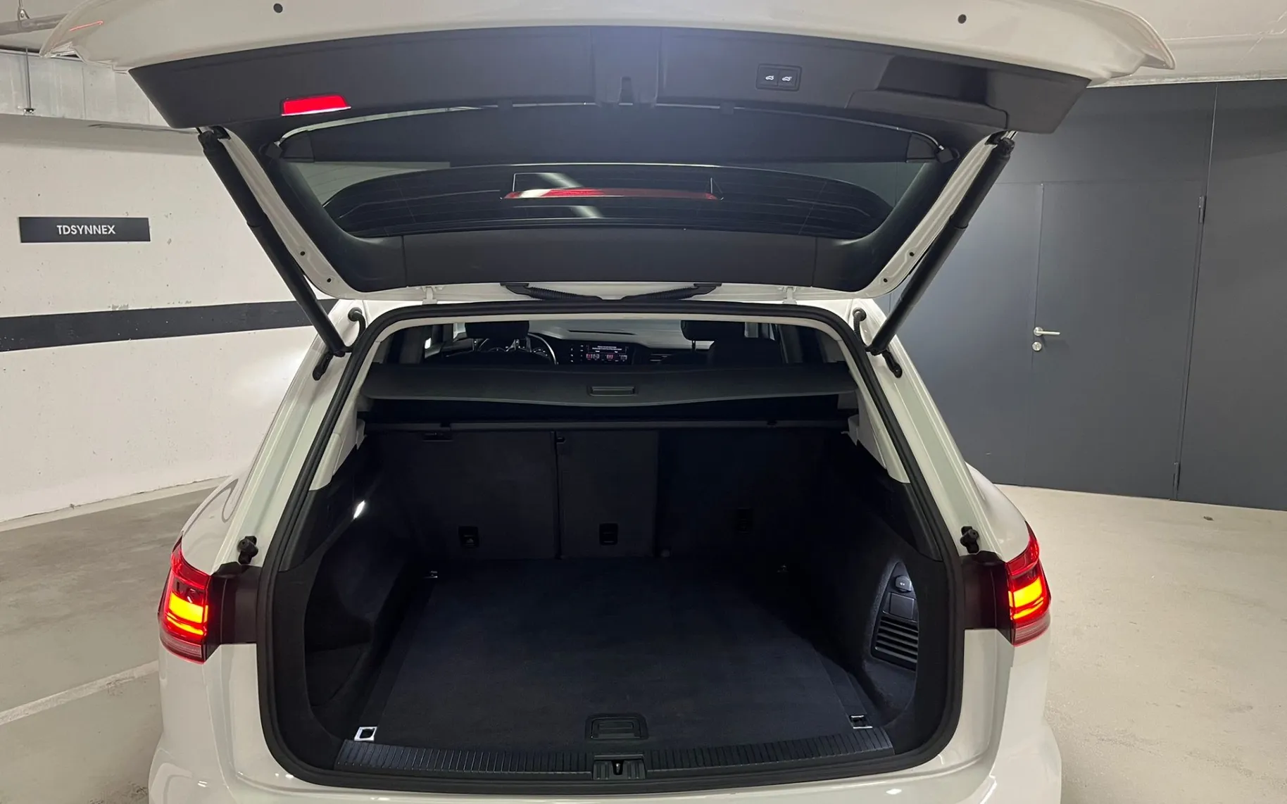 Zunanja slika - VW Touareg - V6 TDI - 4M - VLEČNA KLJUKA - SERVISNA KNJIGA - - 5