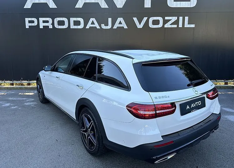 Zunanja slika - Mercedes-Benz E-Razred - E 220 d 4MATIC All-Terrain-AIRMATIC-MULTIBEAM-WIDE - 5