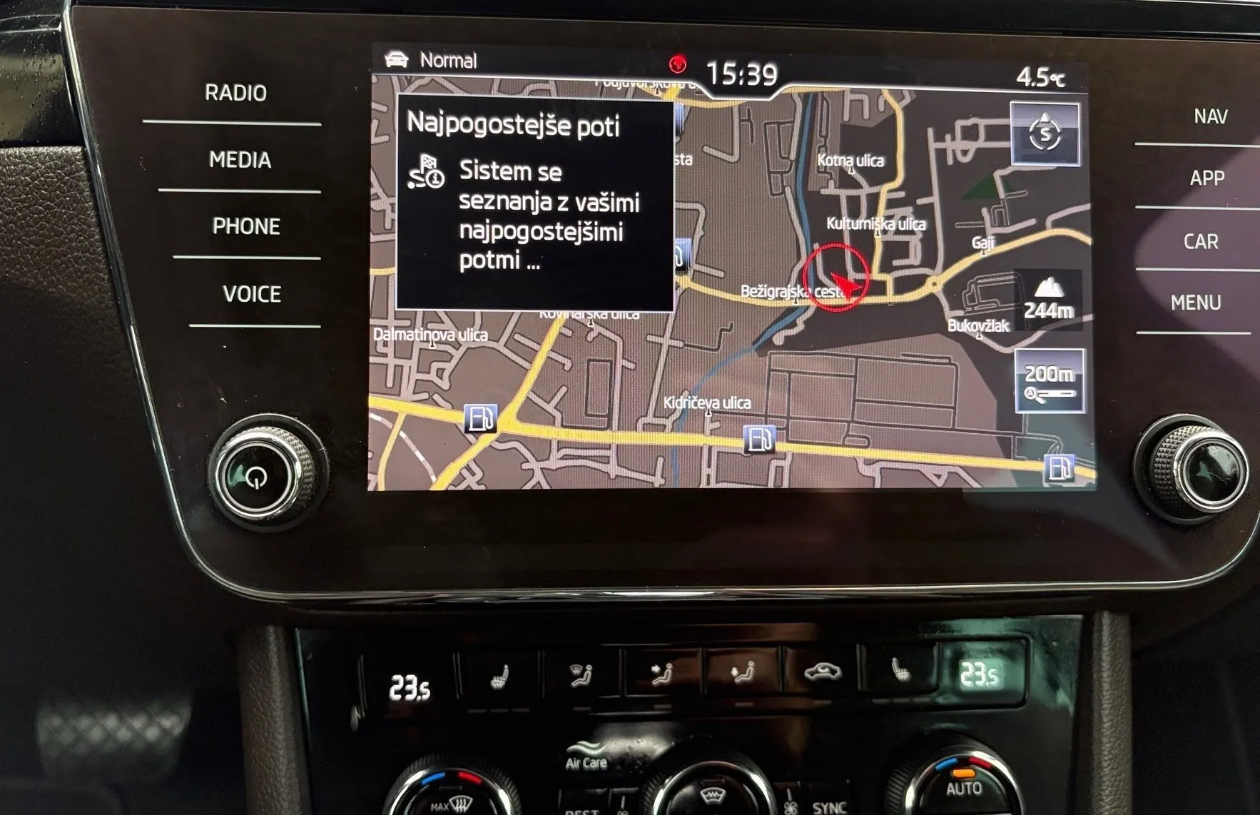 Zunanja slika - Škoda Superb - 2.0 TDI L K Combi DSG 4X4 ... - 12