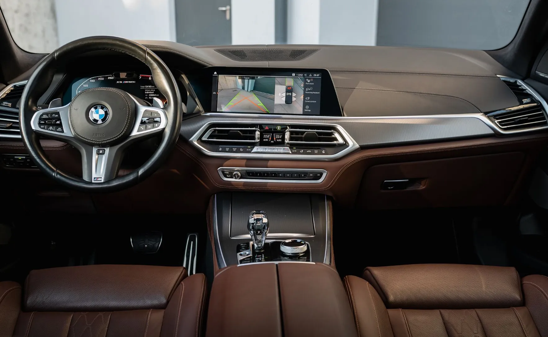 Zunanja slika - BMW X5 - serija : M50i Adaptivno M podvozje HarmanK Night vision - 11