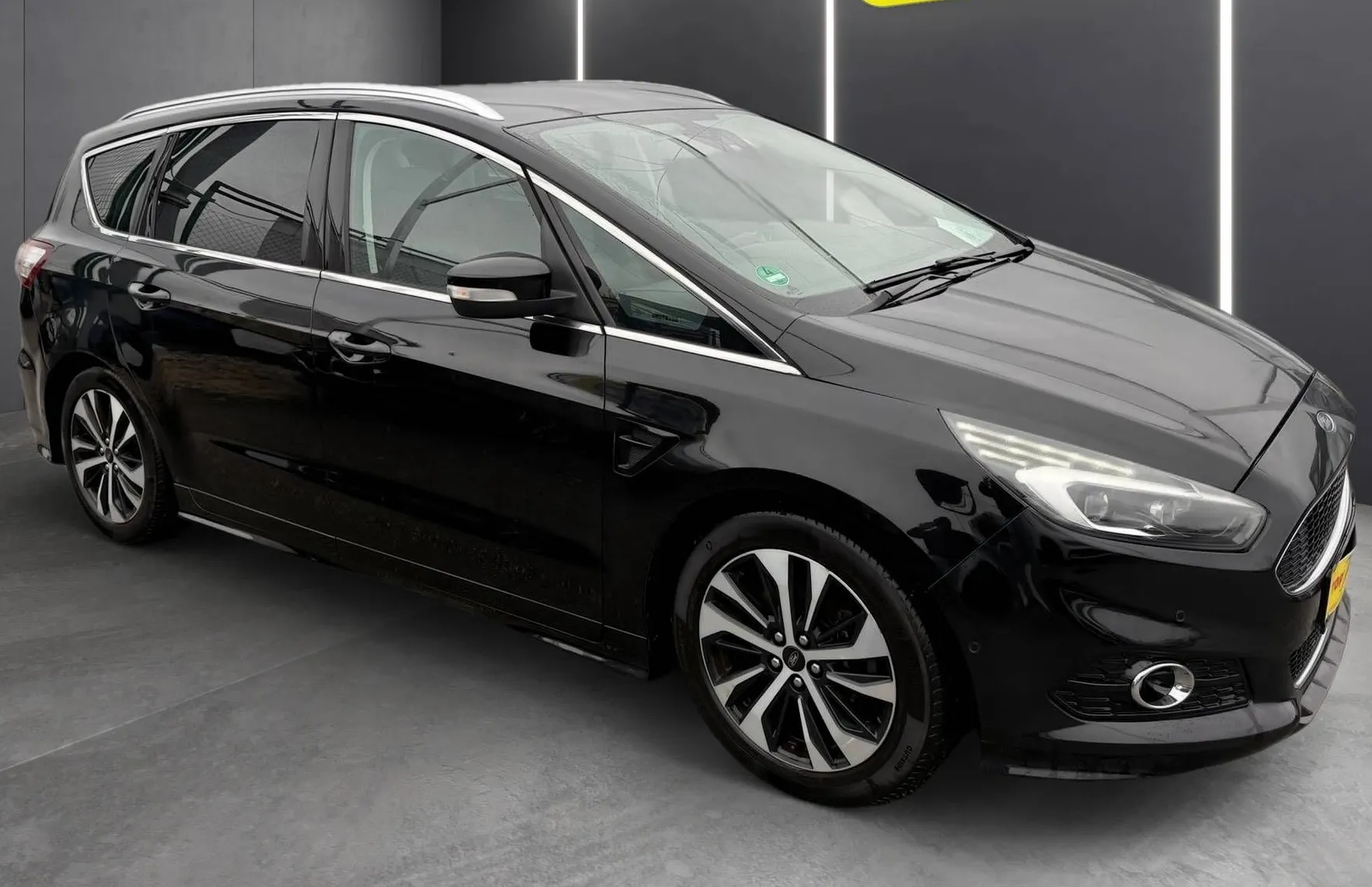 Zunanja slika - Ford S-MAX - 2.0 TITANIUM-S LED NAVI ACC 7 SED. MEMORY VIRTUA - 8
