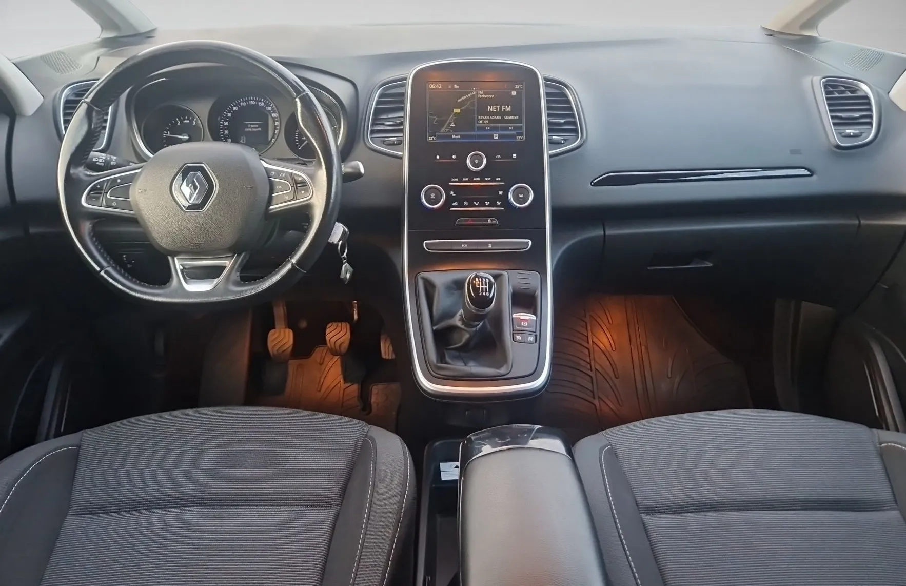 Zunanja slika - Renault Scénic - Scenic Energy dCi 110 - 10