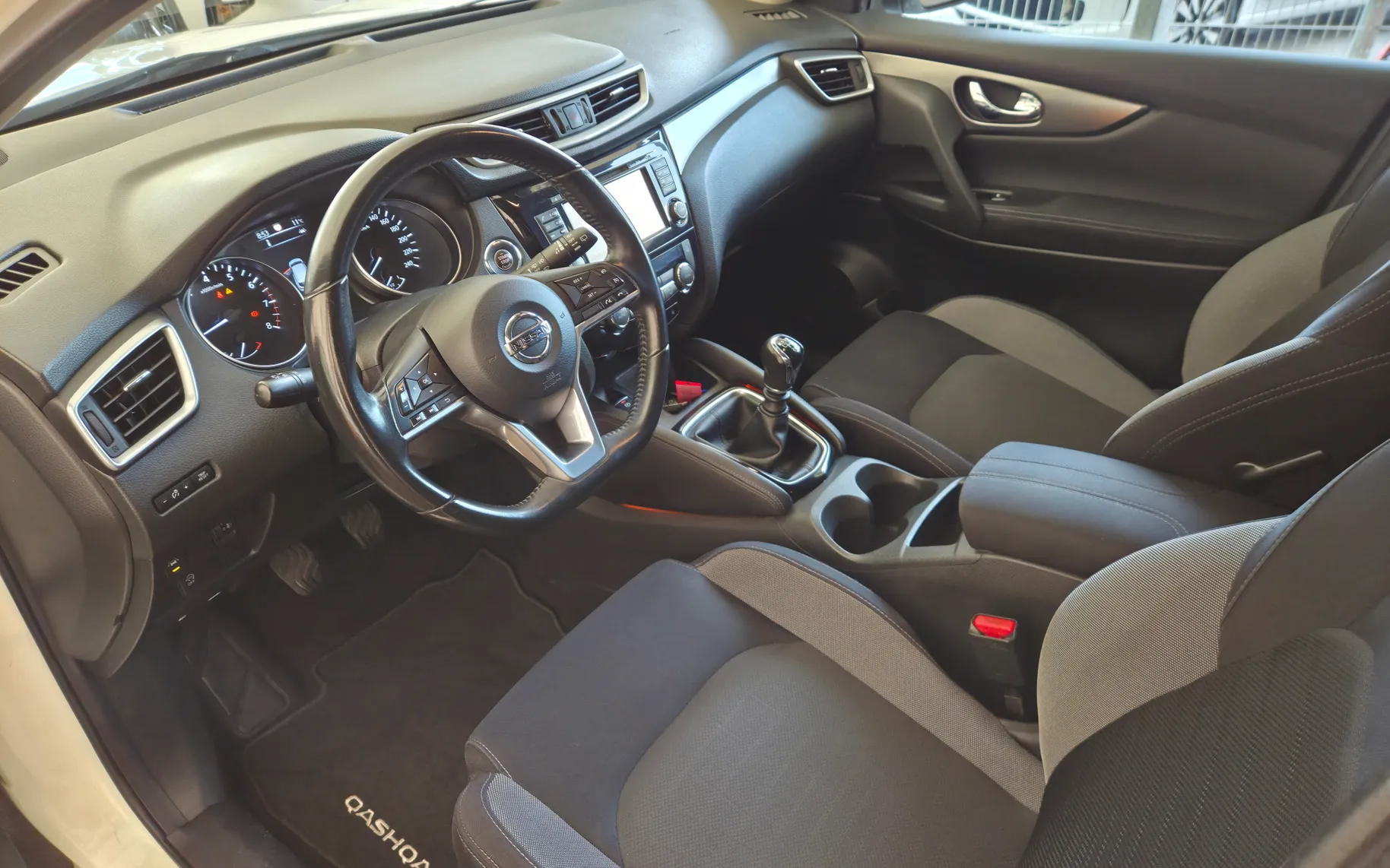 Zunanja slika - Nissan Qashqai - 1.2 DIG-T KAMERA 360 LANE ASSIST VSA ZGODOVINA LED - 8